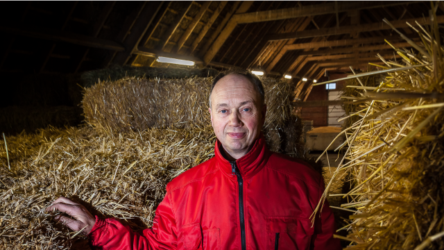 Foto Kees Sijbenga, eigenaar akkerbouw- en pluimveebedrijf in Hooghalen.