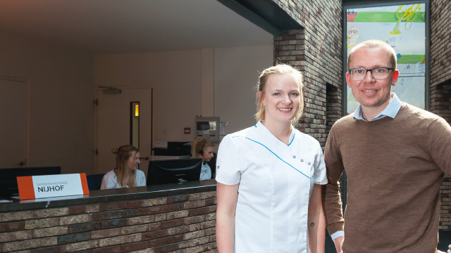 Foto Marit Nijhof en Johan van Tiel, tandartsenpraktijk Dentis